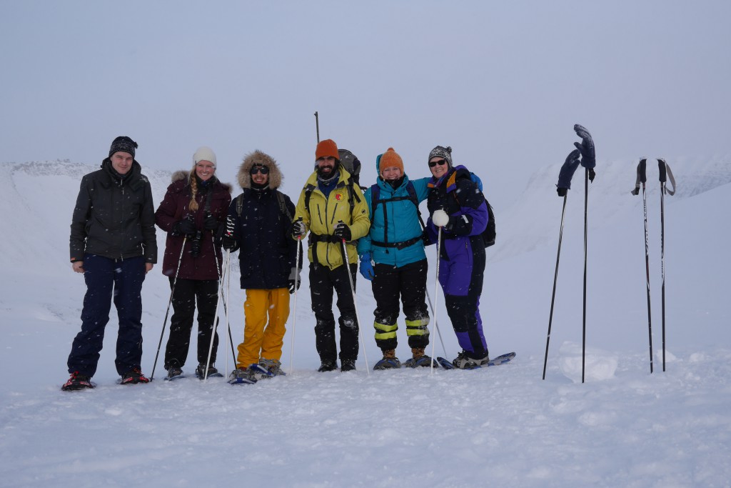 På isgrottetur til Larsbreen. Fra venstre: Magne, Lina, Deem, Mirco (guiden), Carina og Mette. Foto: Magne Mellem Enoksen