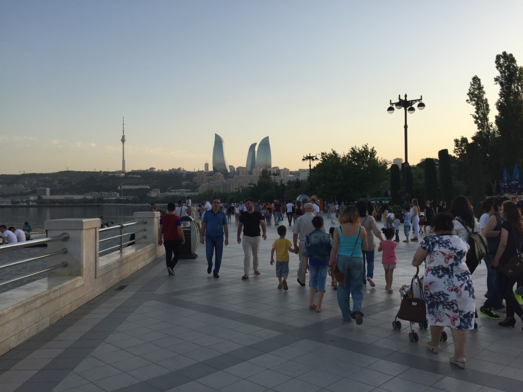 Strandpromenaden i Baku, Azerbaijan
